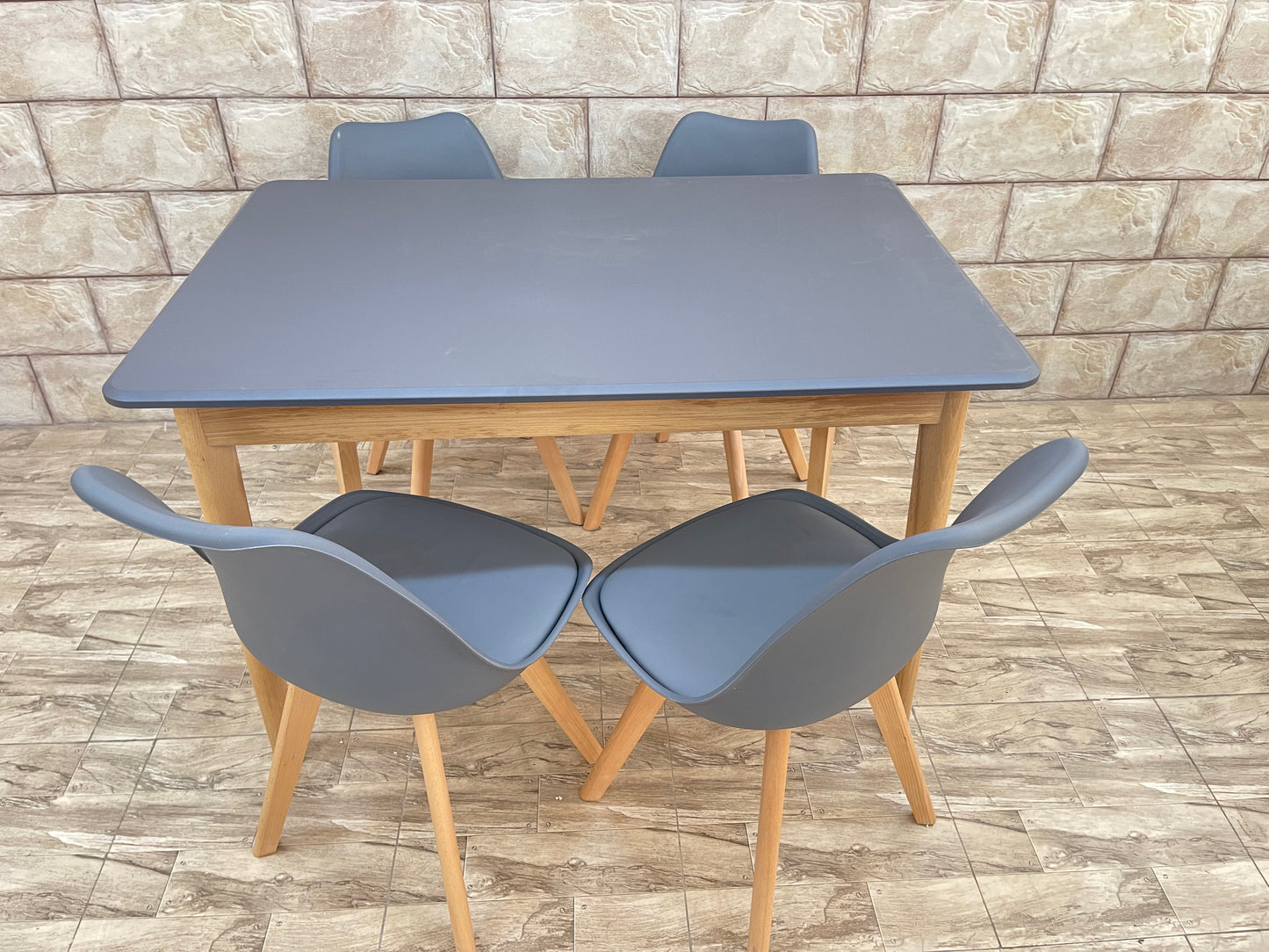 Table carrée 80*80 cm 4 chaises