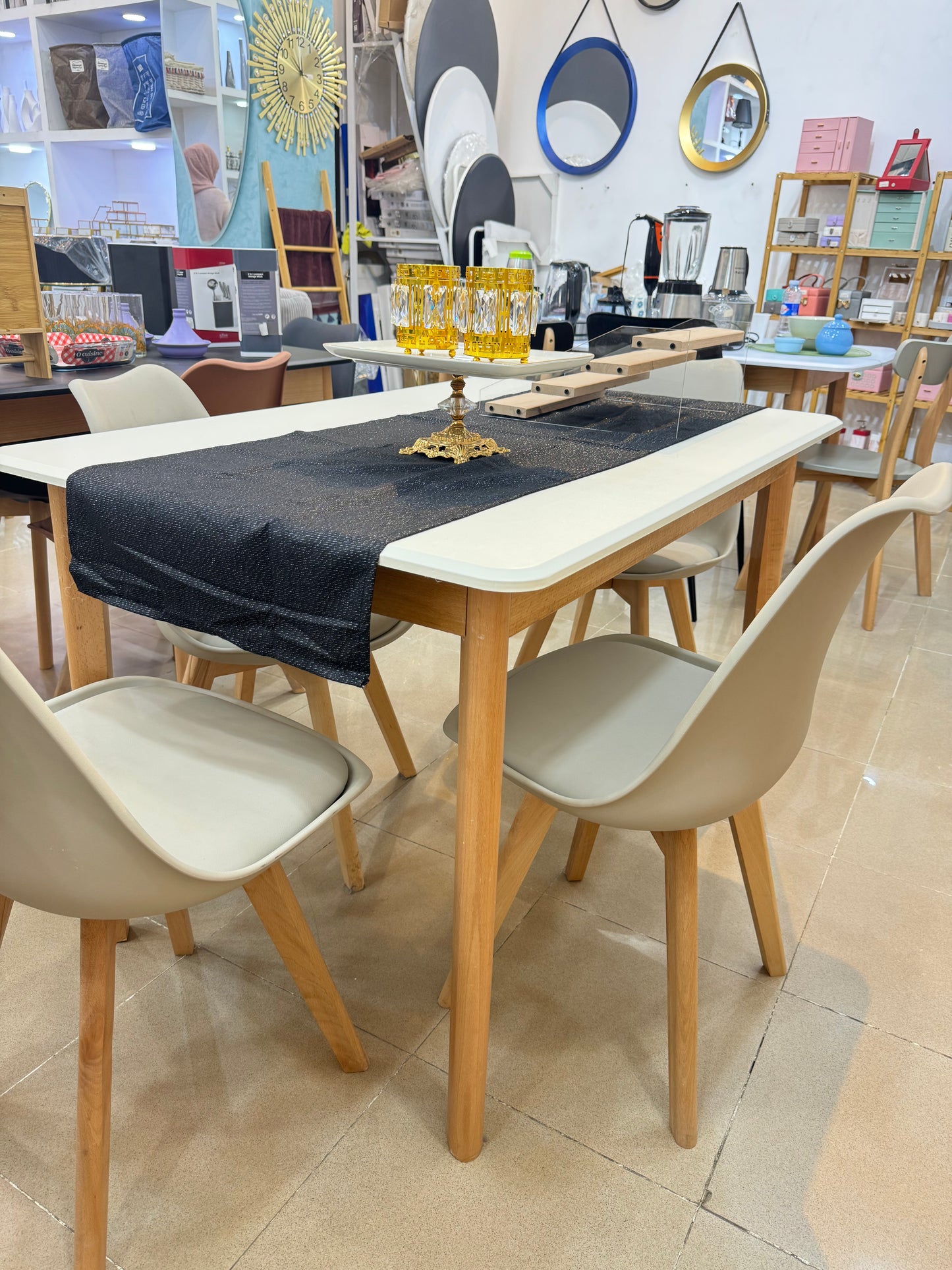 Table carrée 80*80 cm 4 chaises