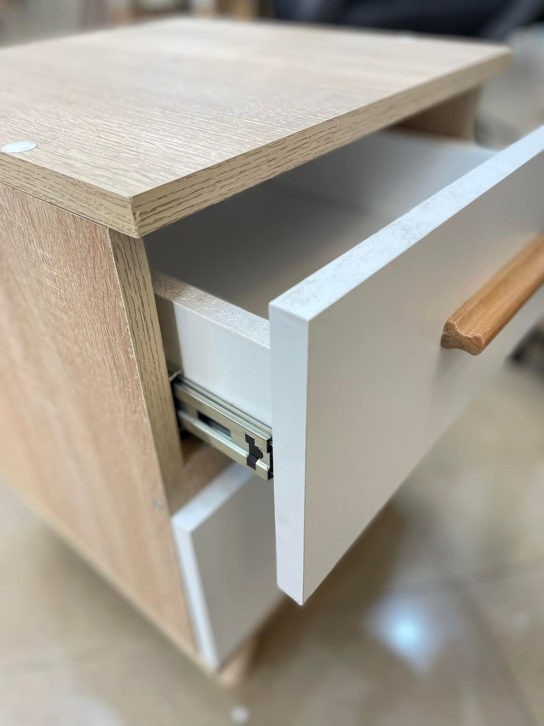 Table de nuit blanc & beige