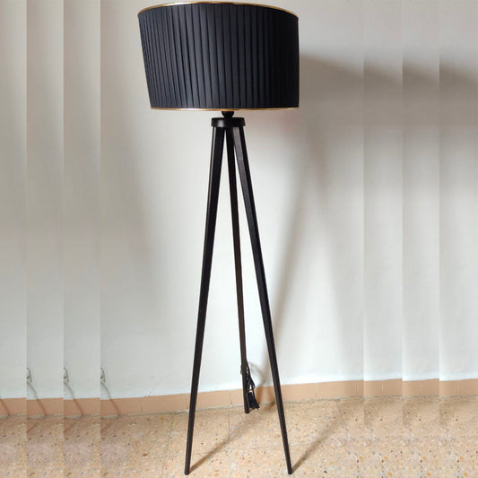 Lampadaire scandinave chapeau noir